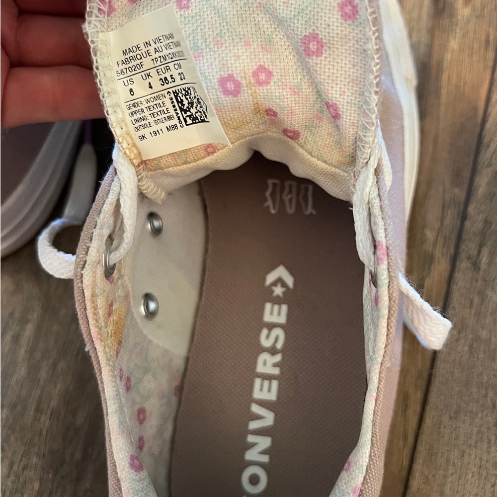 Like new Converse All Stars - Picture 6 of 7